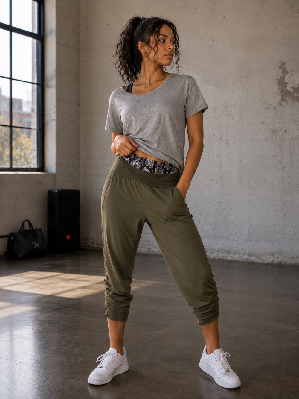 Lululemon Sunset Salutation Crop Ruch Size 8 Fatigue Green Ziggy Snake Foldover